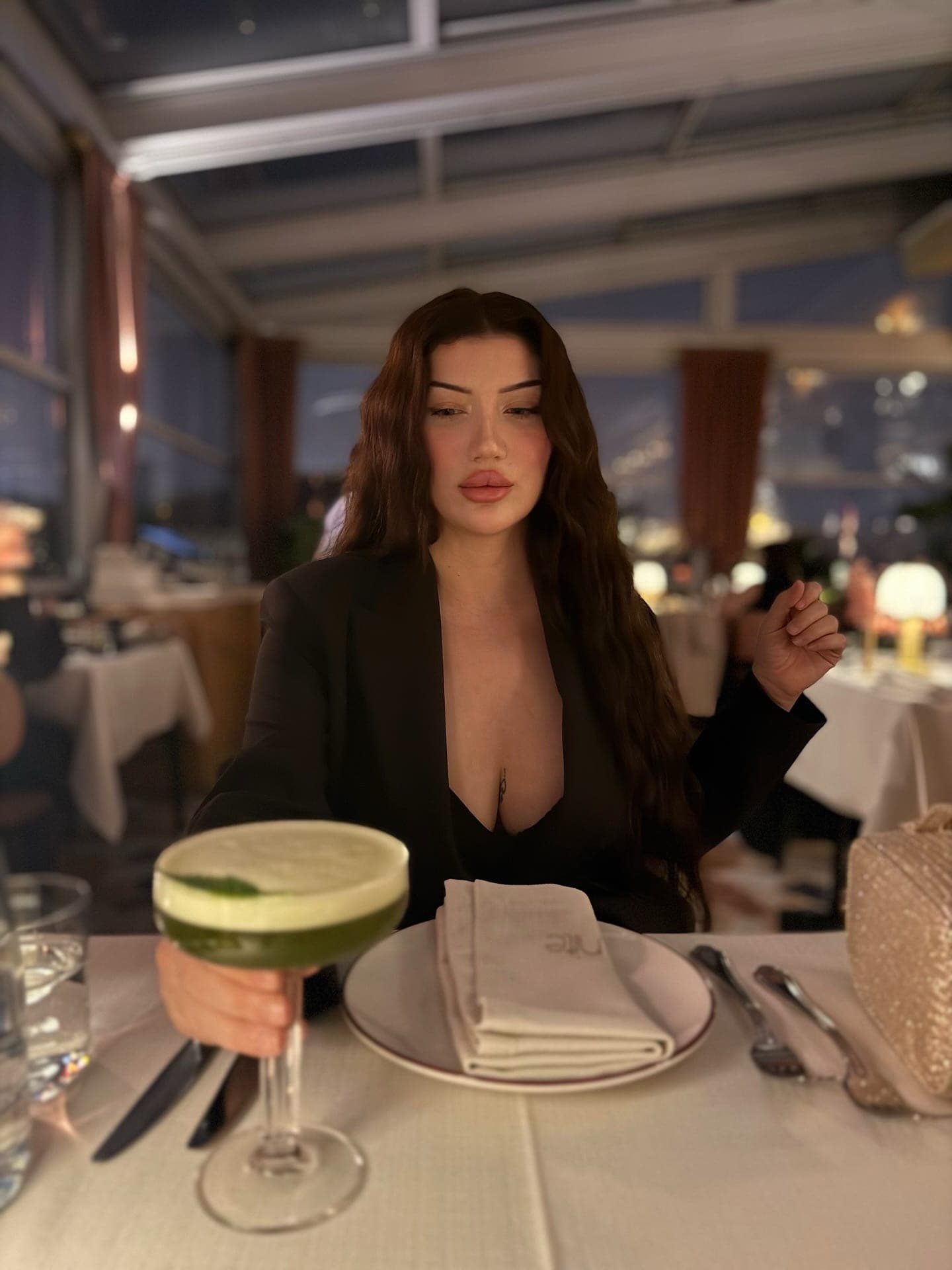 Hande · 20 yaş · Fatih bireysel masöz · Özel Masaj uzmanı · profil fotoğrafı