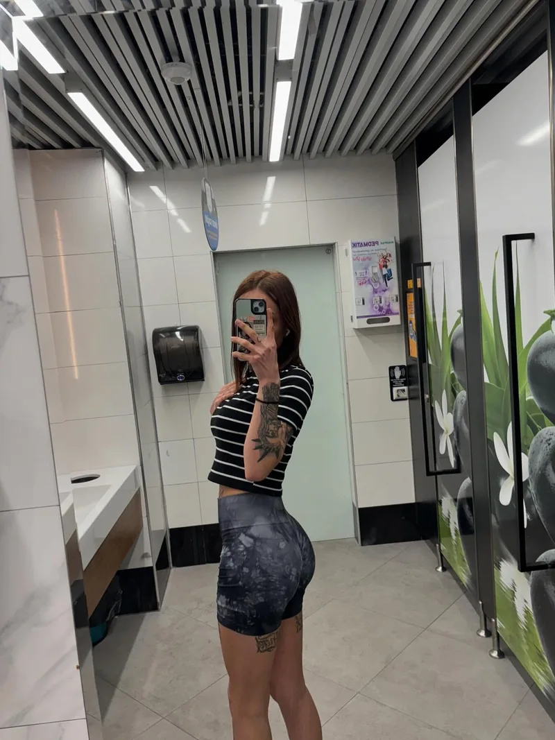 Asli Örnek 27 yaşında esmer — fotoğraf 2