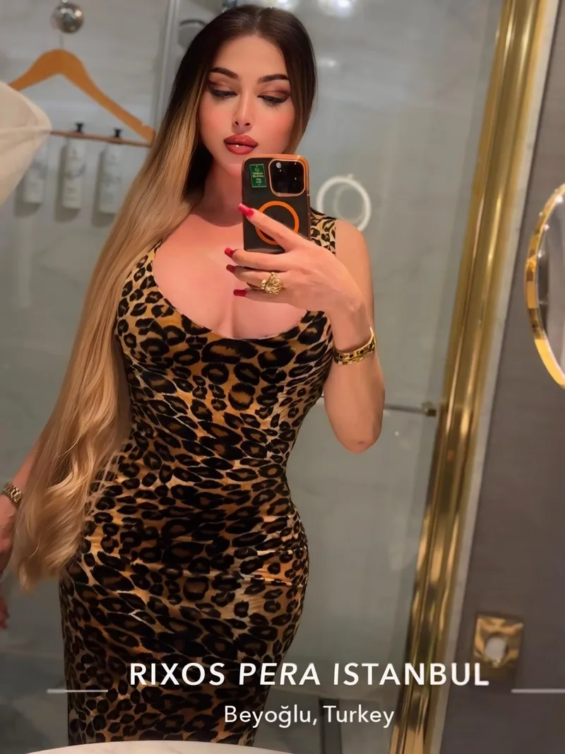 Asli Turgut Reis 28 yaşında uzun boylu — fotoğraf 4