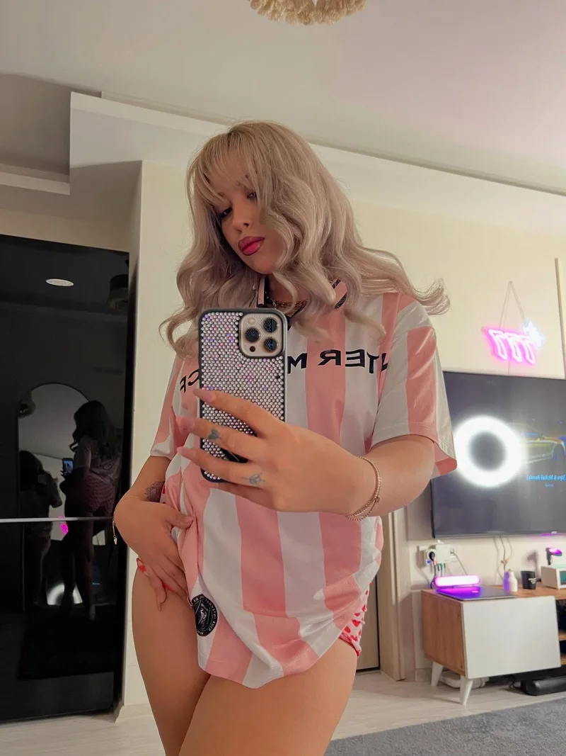 Asli Erenköy 29 yaşında esmer — fotoğraf 3