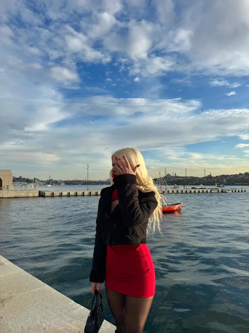 Asli Bomonti 26 yaşında zayıf — fotoğraf 6