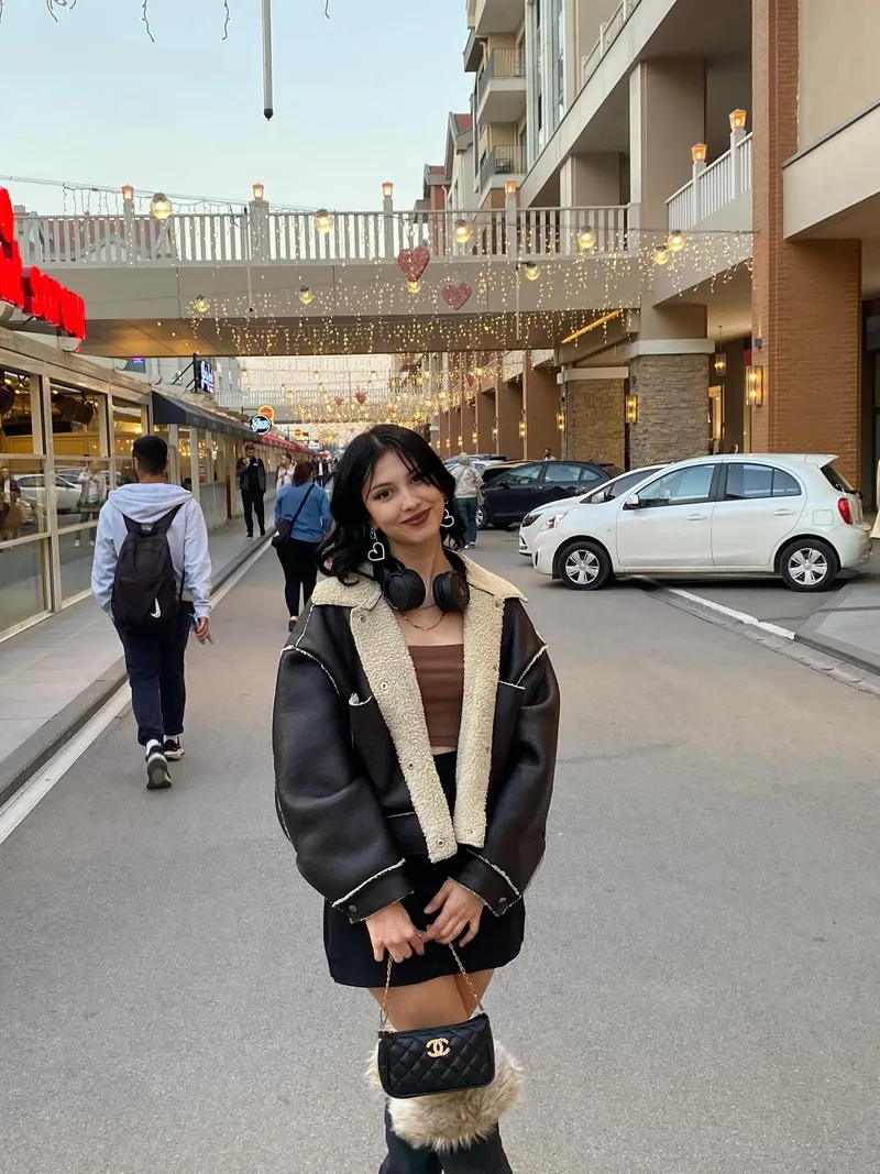 Aylin Maslak 23 yaşında uzun boylu — fotoğraf 5