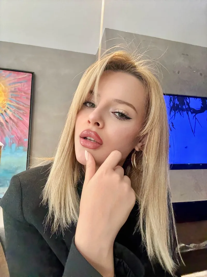 Banu Kuzguncuk 22 yaşında esmer — fotoğraf 1