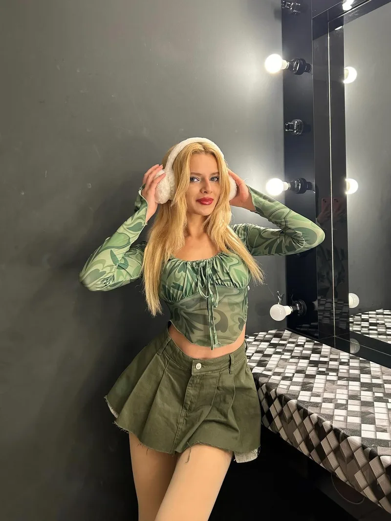 Banu Kuzguncuk 22 yaşında esmer — fotoğraf 5