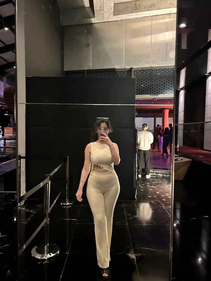 Betül Yakacık 30 yaşında 7/24 aktif — fotoğraf 1