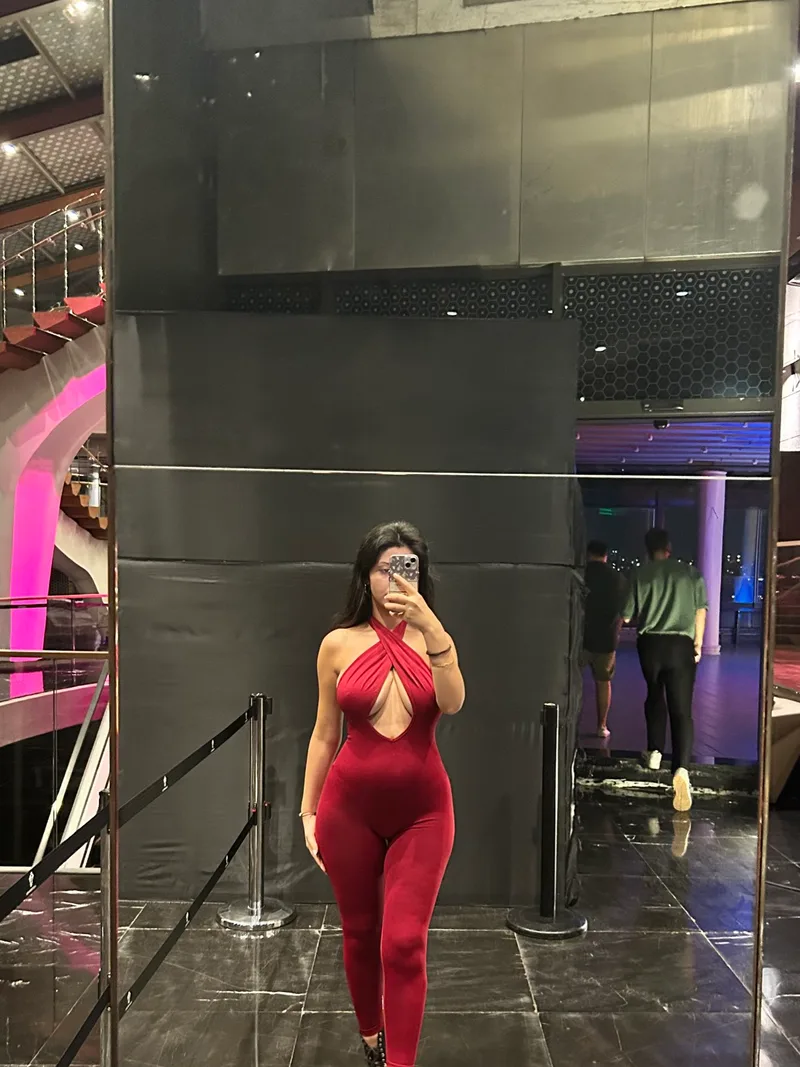 Buse Yeşilköy 25 yaşında vip — fotoğraf 1