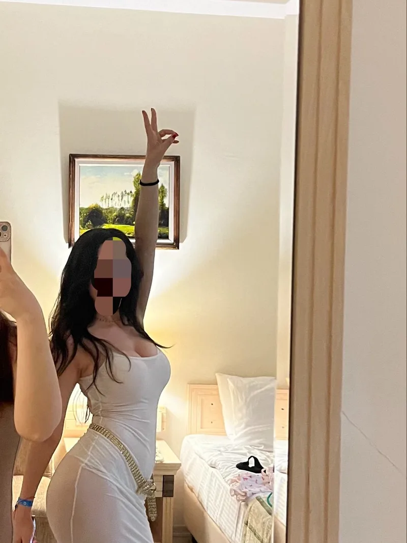 Cansu Florya 26 yaşında gecelik kalan — fotoğraf 1