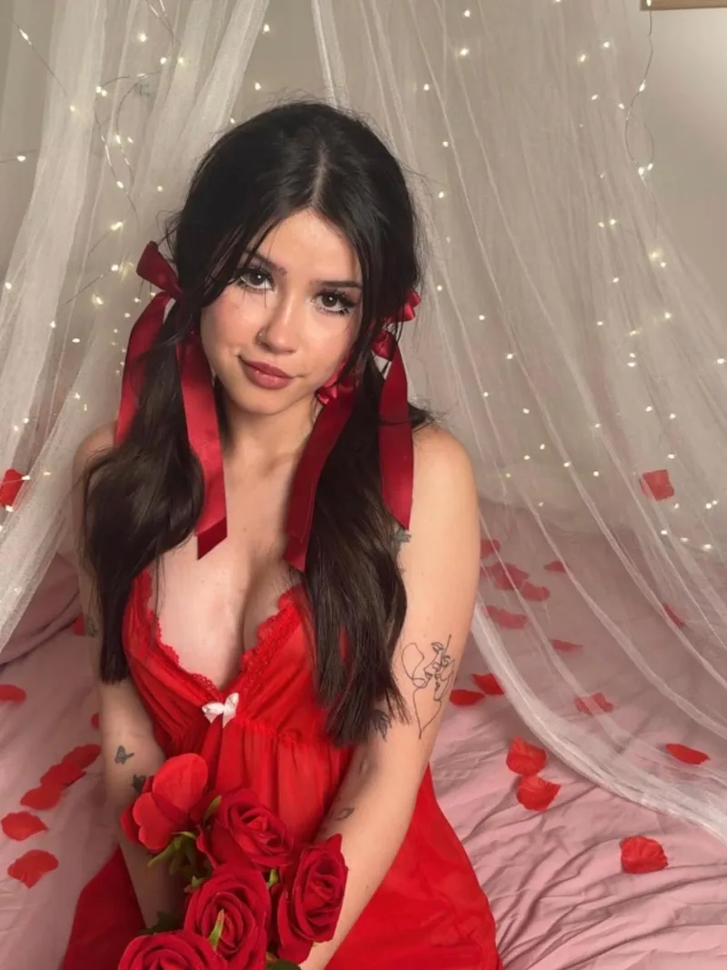 Ceyda Yenibosna 23 yaşında kızıl — fotoğraf 1