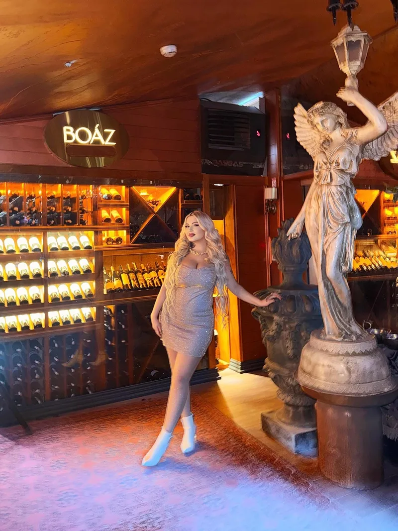 Duygu Ortaköy 28 yaşında uzun boylu — fotoğraf 4