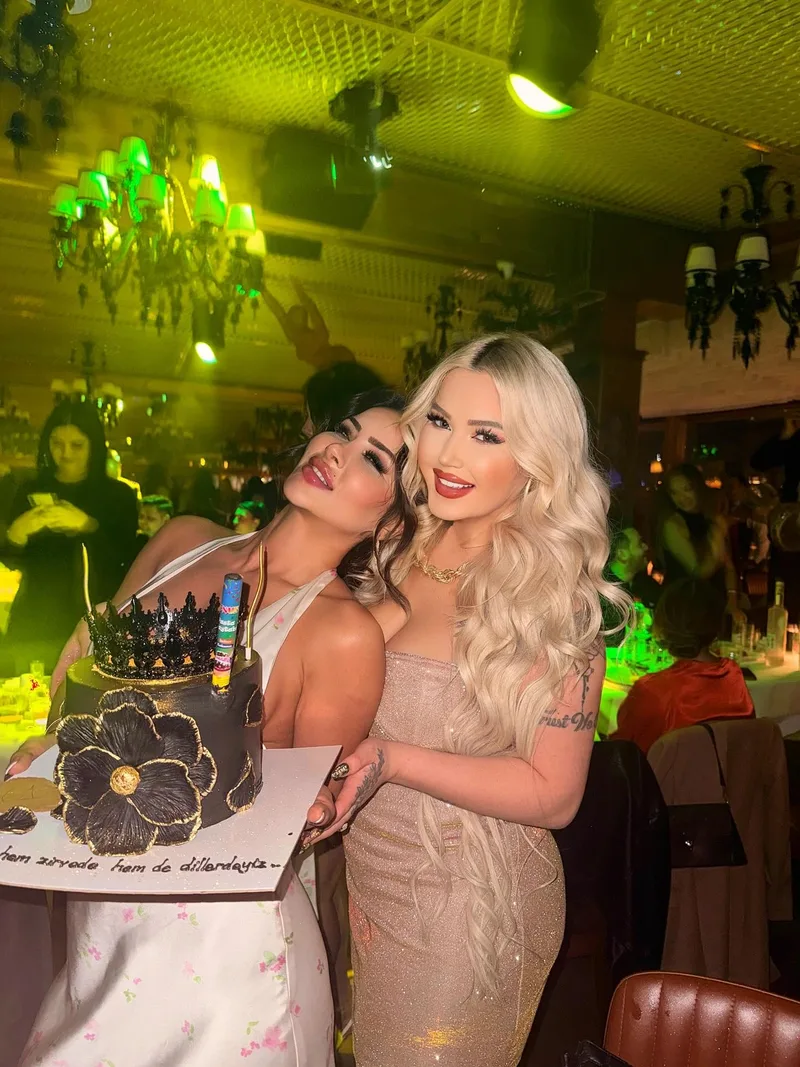 Duygu Ortaköy 28 yaşında uzun boylu — fotoğraf 5