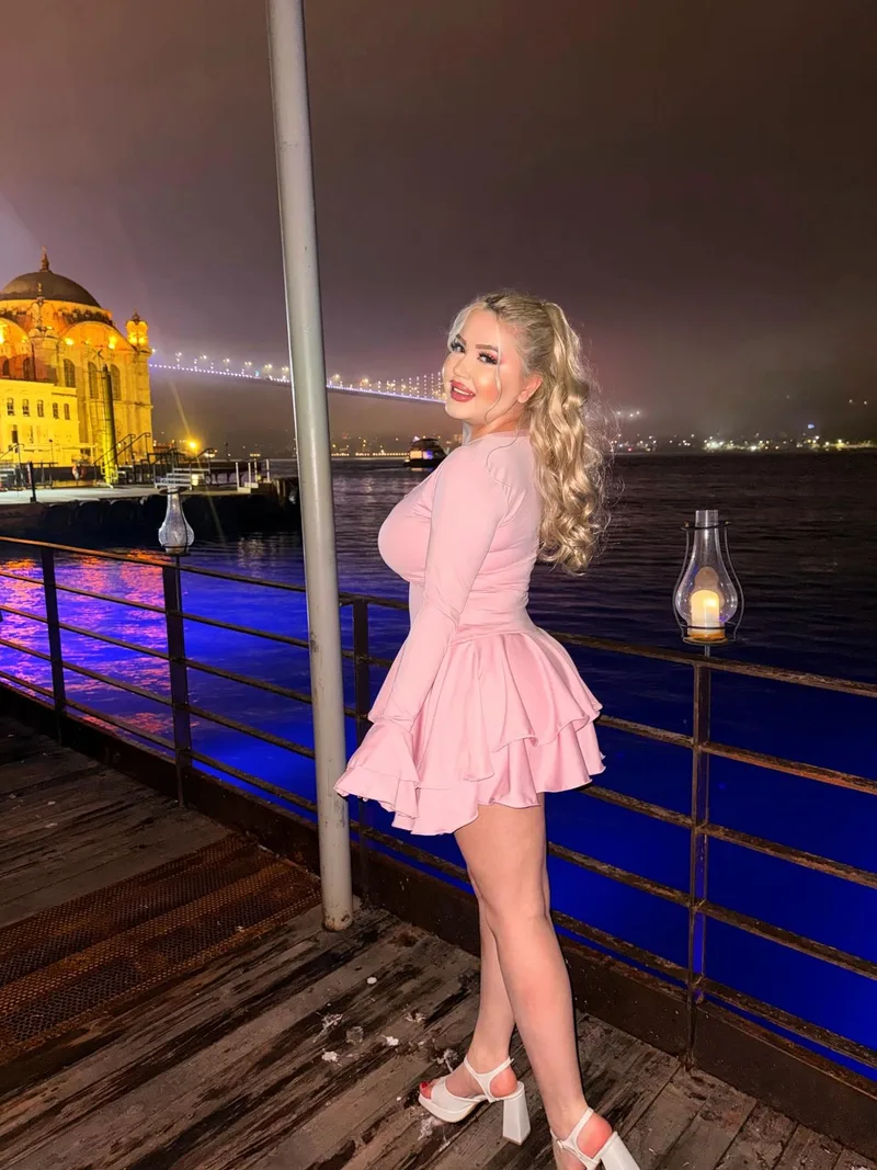 Duygu Ortaköy 28 yaşında uzun boylu — fotoğraf 3