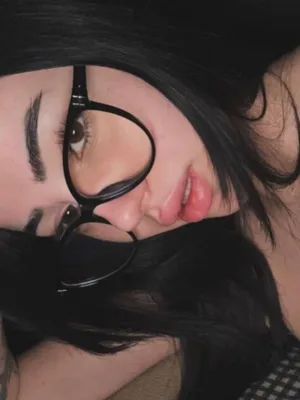 Ecem Kaynarca 22 yaşında uzun boylu — fotoğraf 1