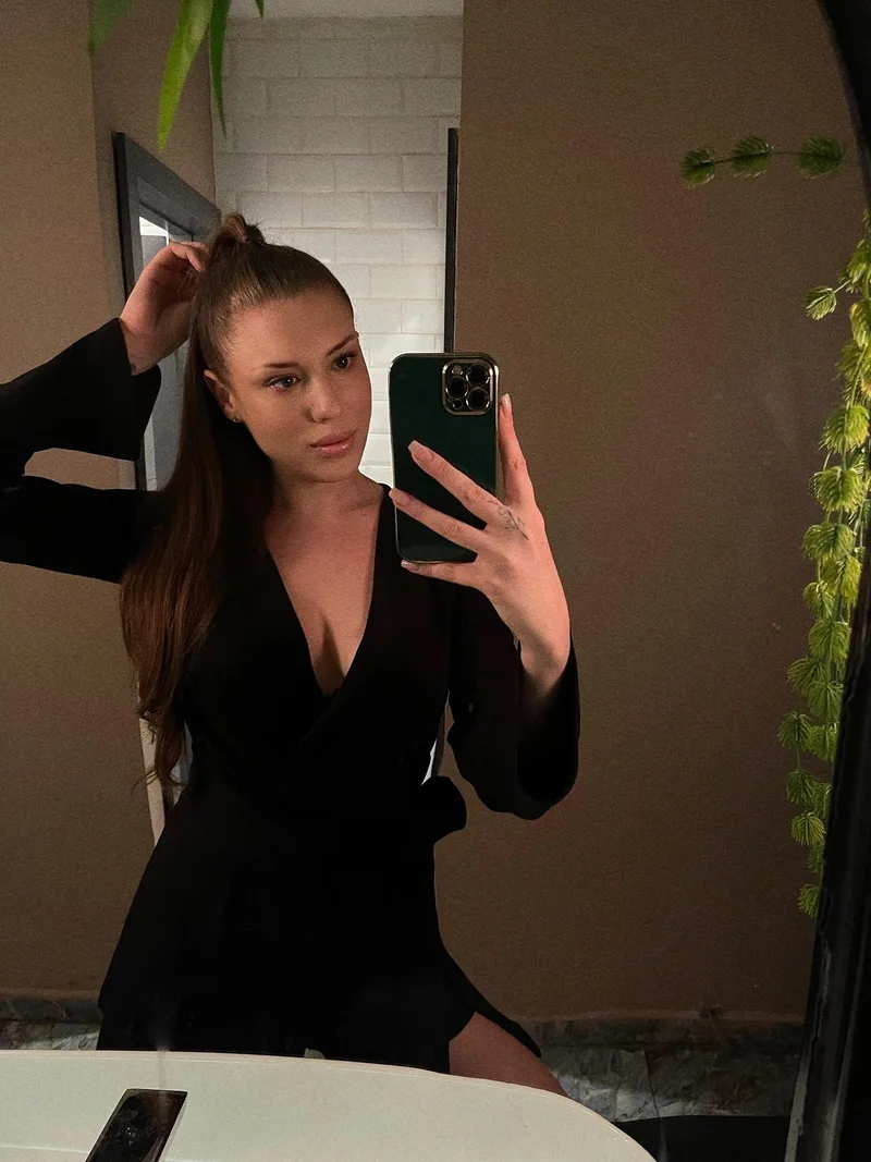 Elif Merkez 24 yaşında kızıl — fotoğraf 3