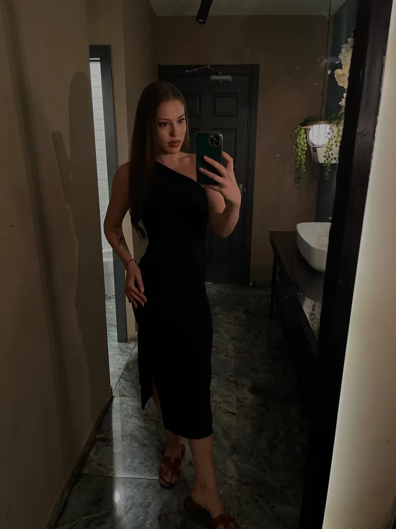 Elif Merkez 24 yaşında kızıl — fotoğraf 2