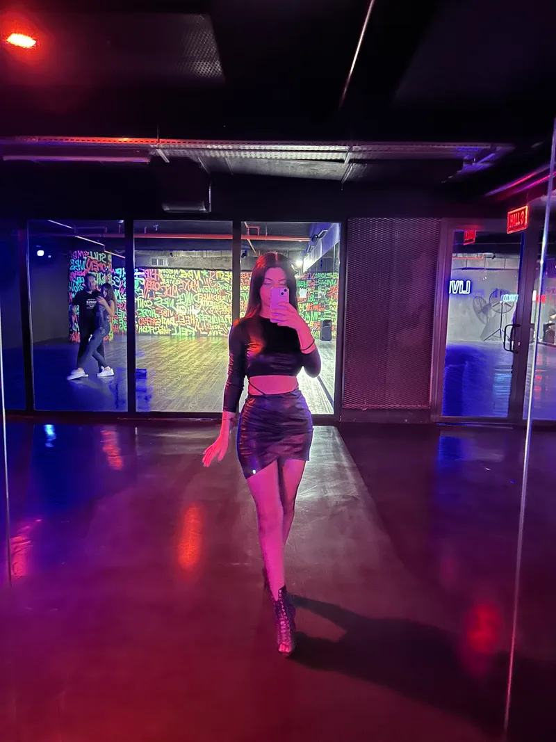 Gül Merdivenköy 24 yaşında olgun — fotoğraf 1