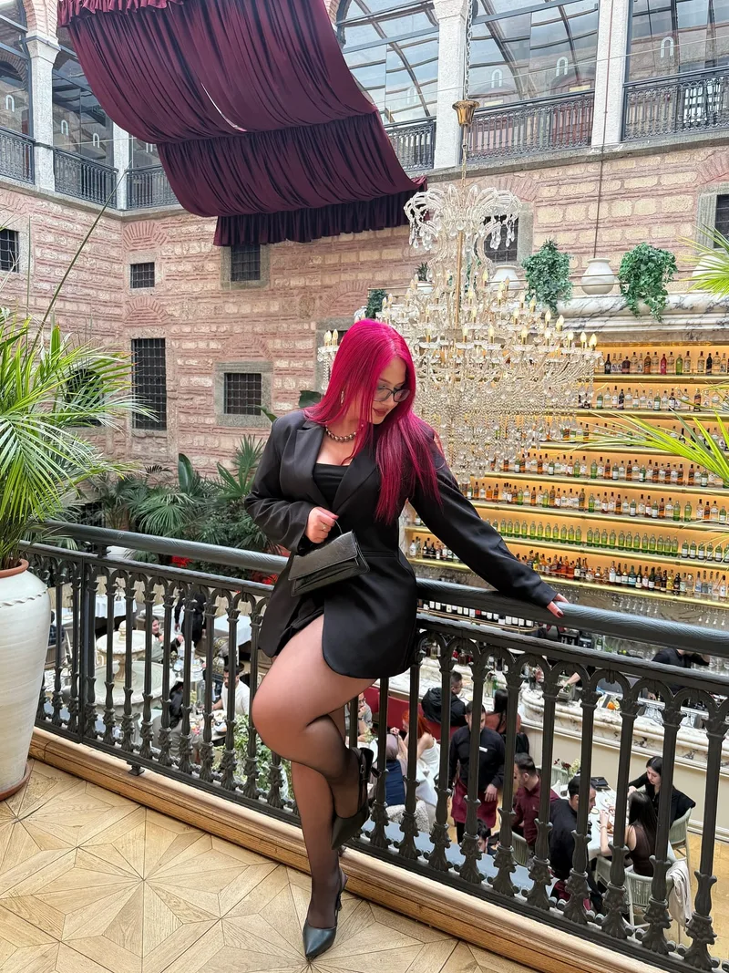 Hande Galata 25 yaşında beyaz tenli — fotoğraf 3