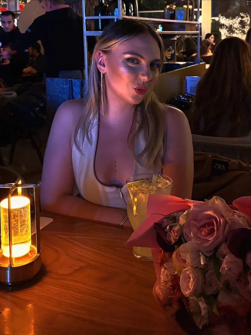 Irem Bebek 24 yaşında zayıf — fotoğraf 6