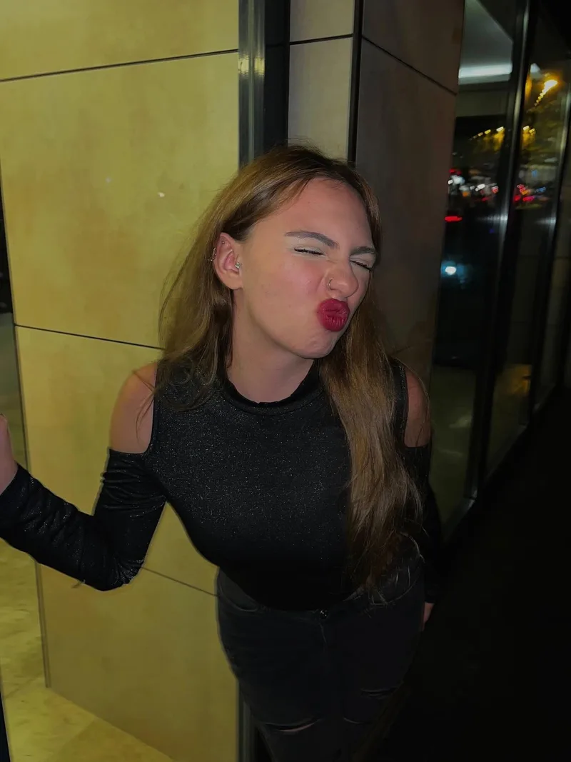 Irem Bebek 24 yaşında zayıf — fotoğraf 4