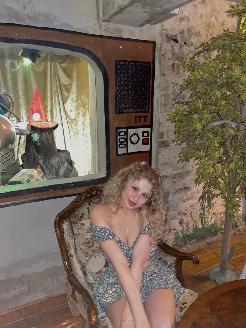 Jale Seyrantepe 24 yaşında kızıl — fotoğraf 4