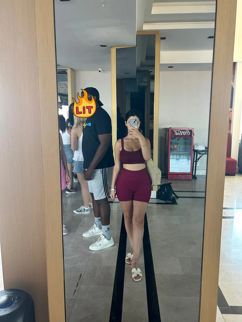 Lale Kayaşehir 23 yaşında eve gelen — fotoğraf 1