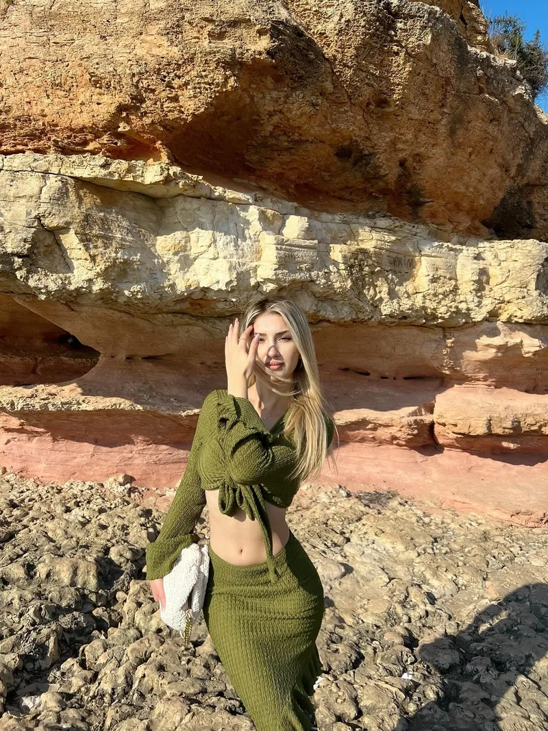 Lale Site 29 yaşında esmer — fotoğraf 4