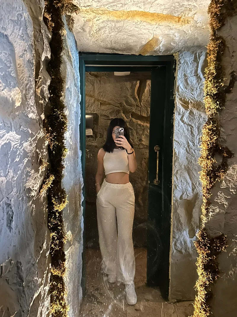Narin Küçükbakkalköy 22 yaşında sınırsız — fotoğraf 1