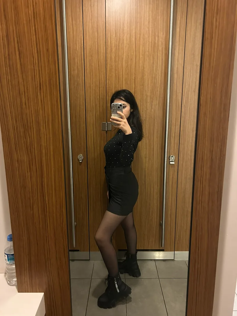 Şule Çağlayan 29 yaşında kumral — fotoğraf 1